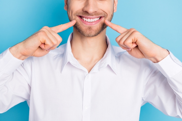 How A Cosmetic Dentist Can Improve Your Self Esteem
